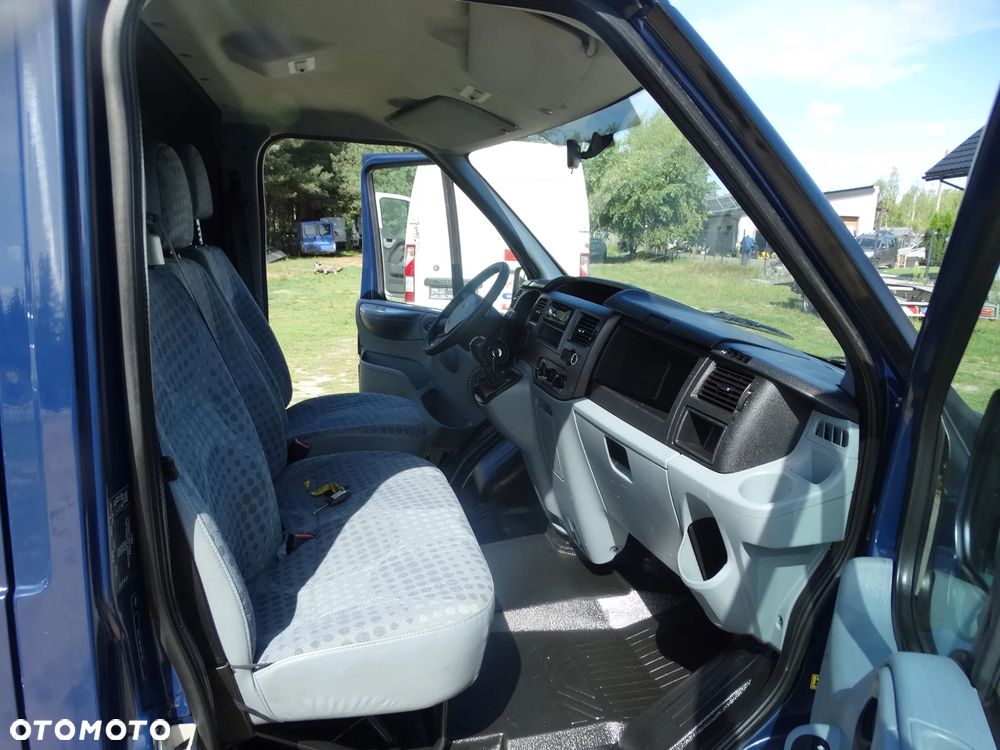 Ford Transit - 13