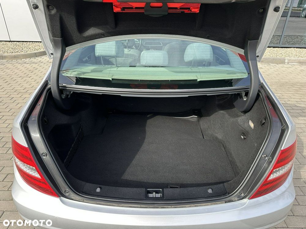 Mercedes-Benz Klasa C 180 BlueEFFICIENCY - 30