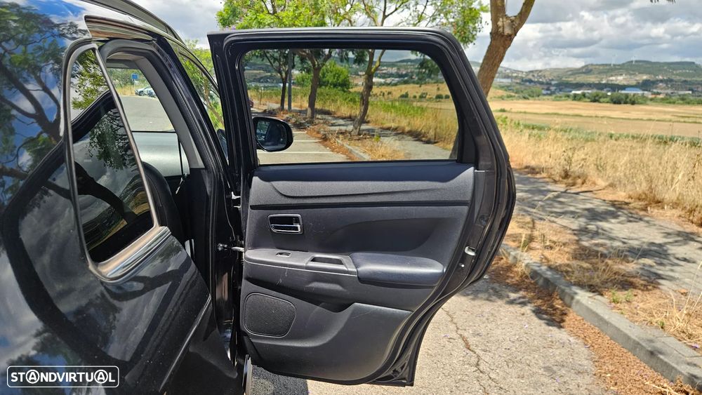 Mitsubishi ASX 1.6 DI-D Instyle Connect Edition - 26