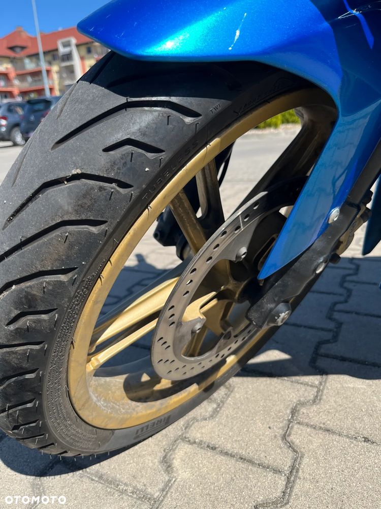 Yamaha YZF - 9