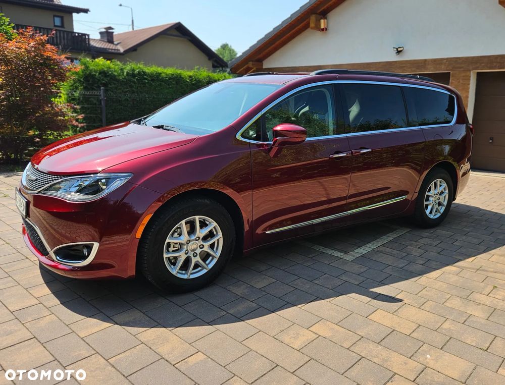 Chrysler Pacifica - 15