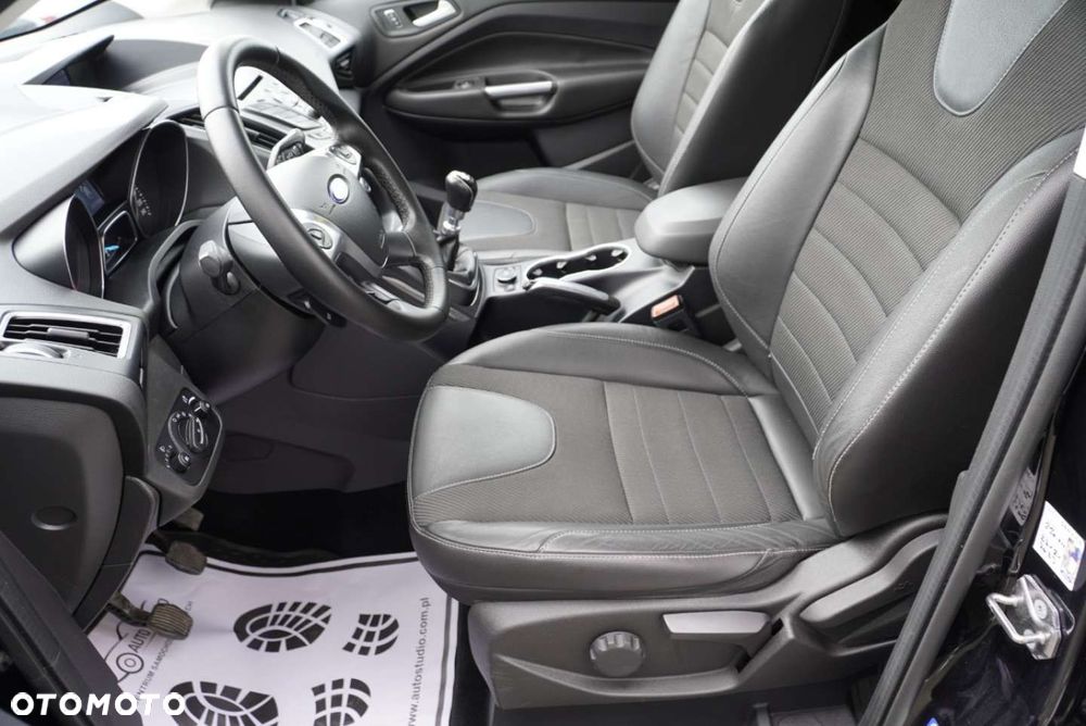 Ford Kuga 1.5 EcoBoost 2x4 Titanium - 12