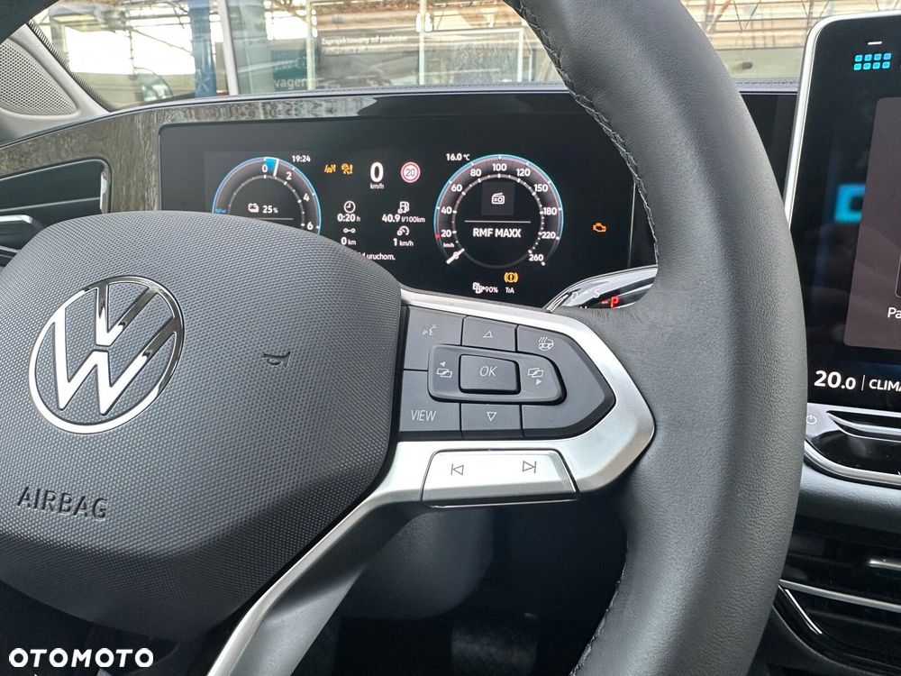 Volkswagen Passat - 18