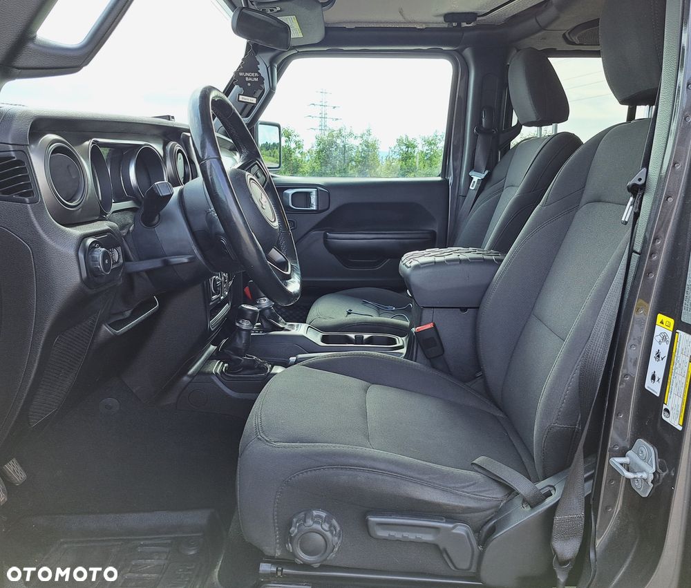 Jeep Wrangler 3.6 Unlim X - 23