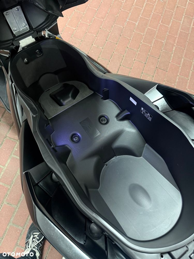 Yamaha X-max - 17