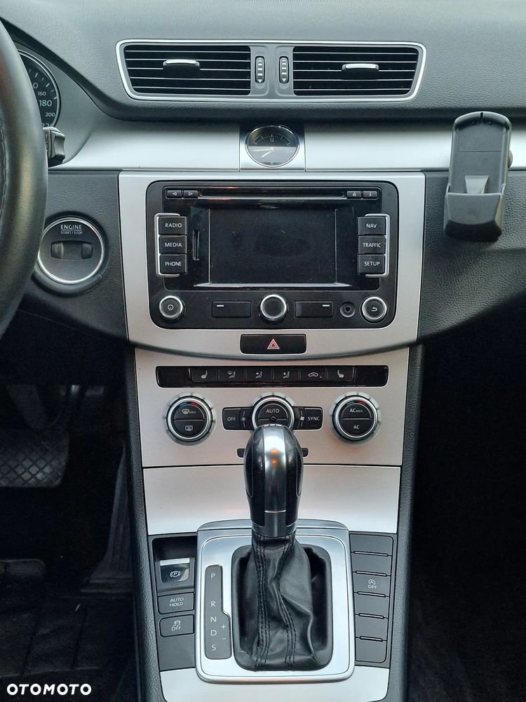 Volkswagen Passat 2.0 TDI Comfortline DSG - 9