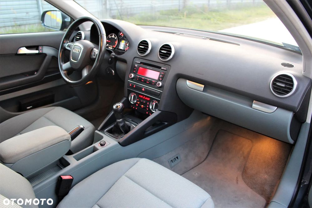 Audi A3 1.6 TDI DPF Attraction - 11