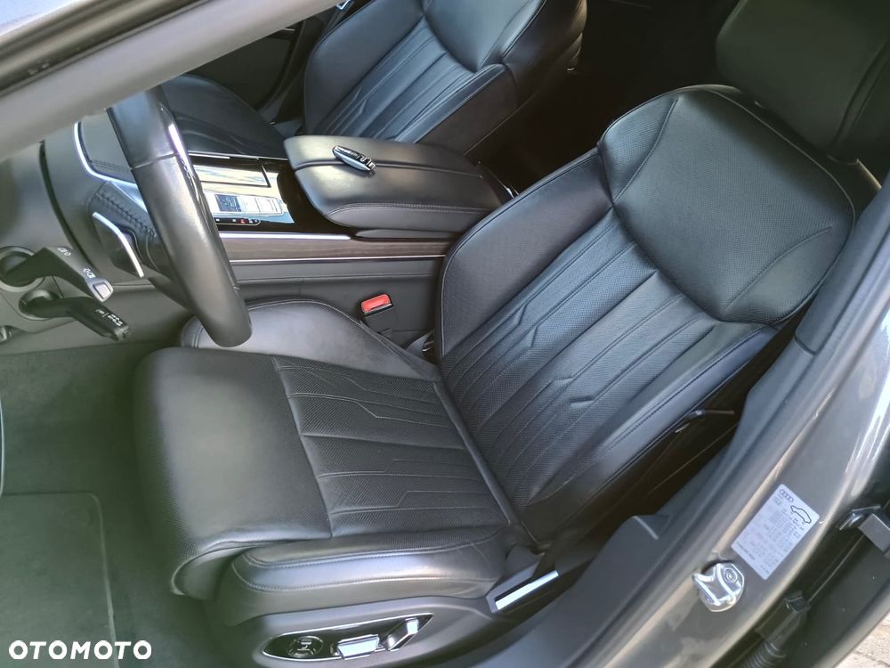 Audi A8 55 TFSI quattro tiptronic - 11