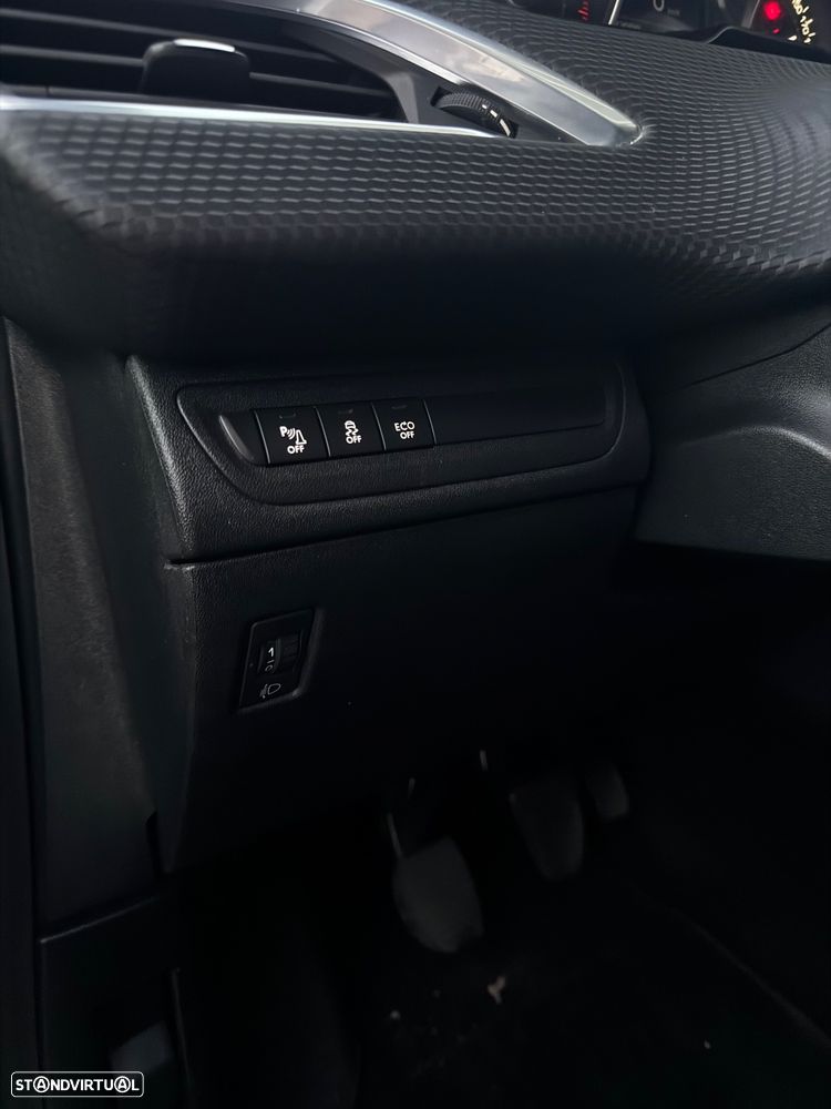 Peugeot 208 PureTech 82 Start & Stop Allure - 10