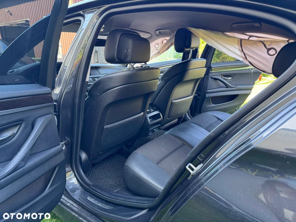 BMW Seria 5 528i xDrive - 11