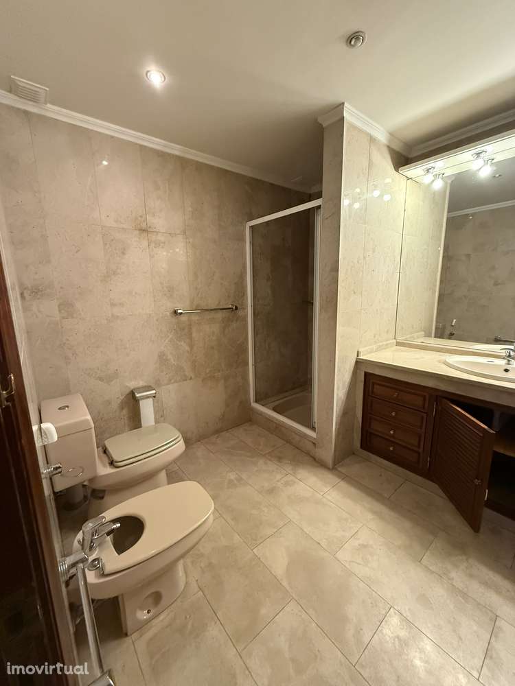 Andar de Moradia T4 em Custoias / Senhora da Hora, Matosinhos - Grande imagem: 5/19