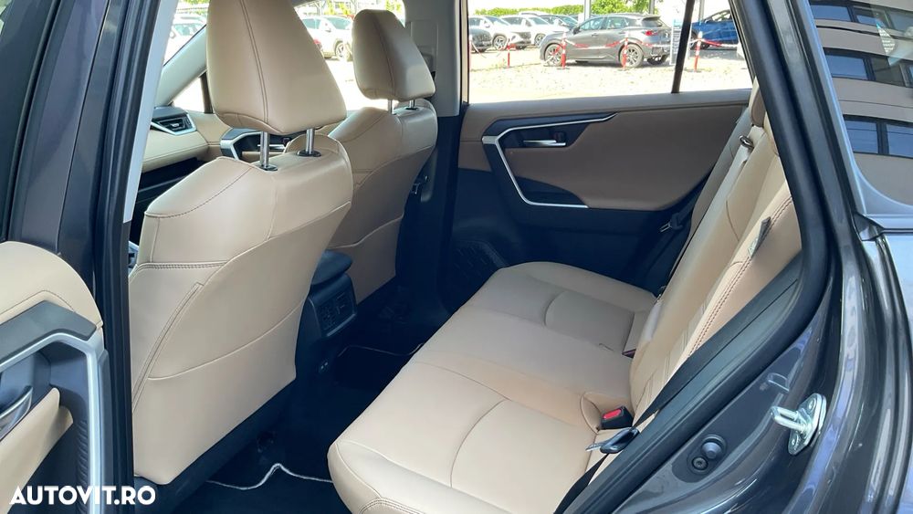 Toyota RAV4 2.5 VVT-iE 4x4 Luxury - 12