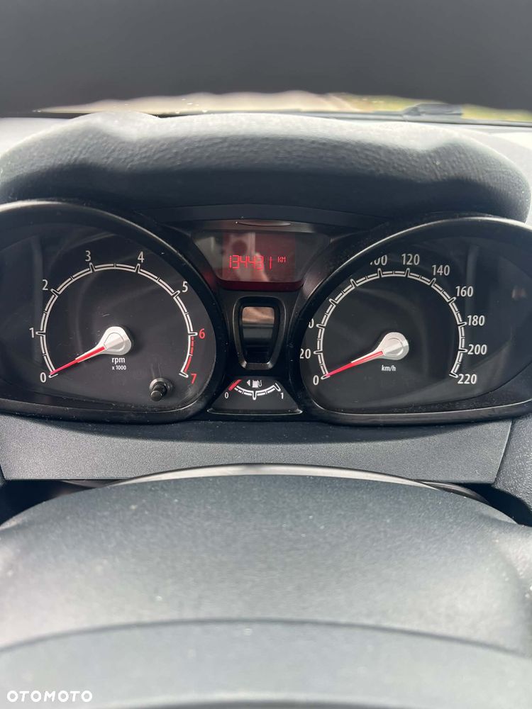 Ford Fiesta - 10