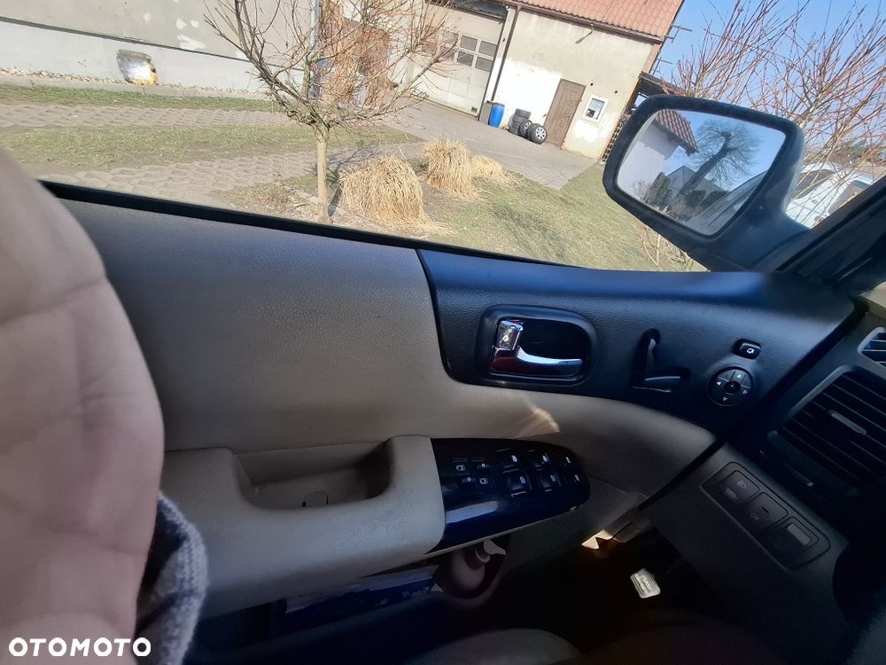 Kia Carnival - 3