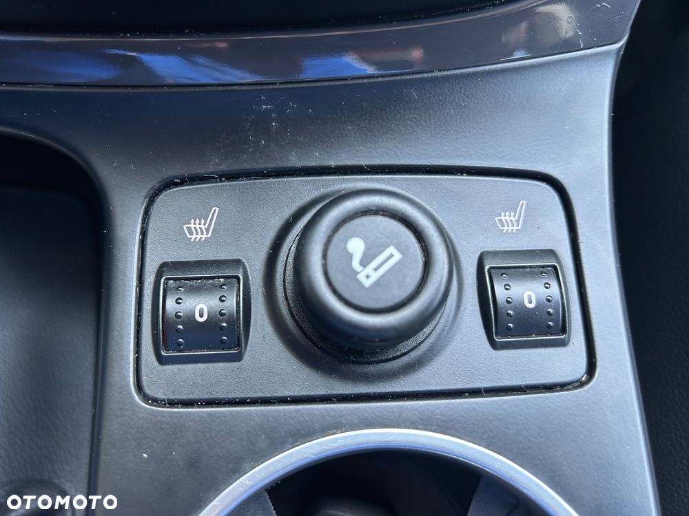 Ford Kuga 2.0 TDCi 2x4 Titanium - 21