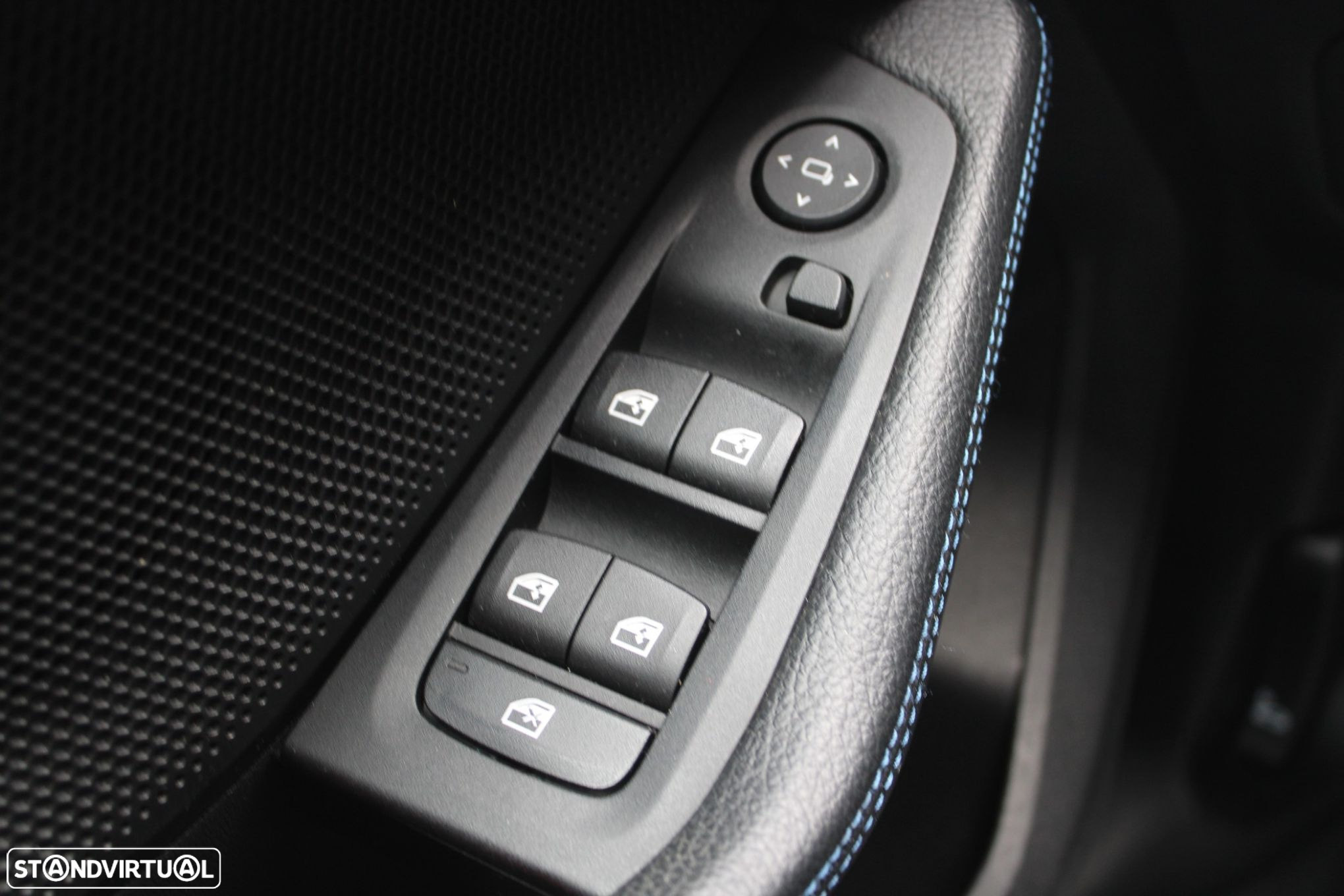 BMW 118 i Pack Desportivo M Auto - 32