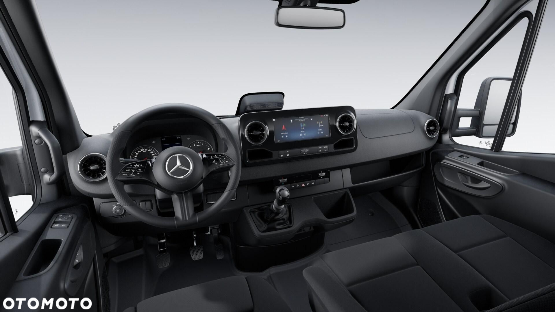Mercedes-Benz Sprinter - 4