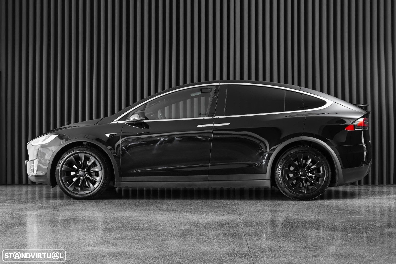 Tesla Model X 75D - 3