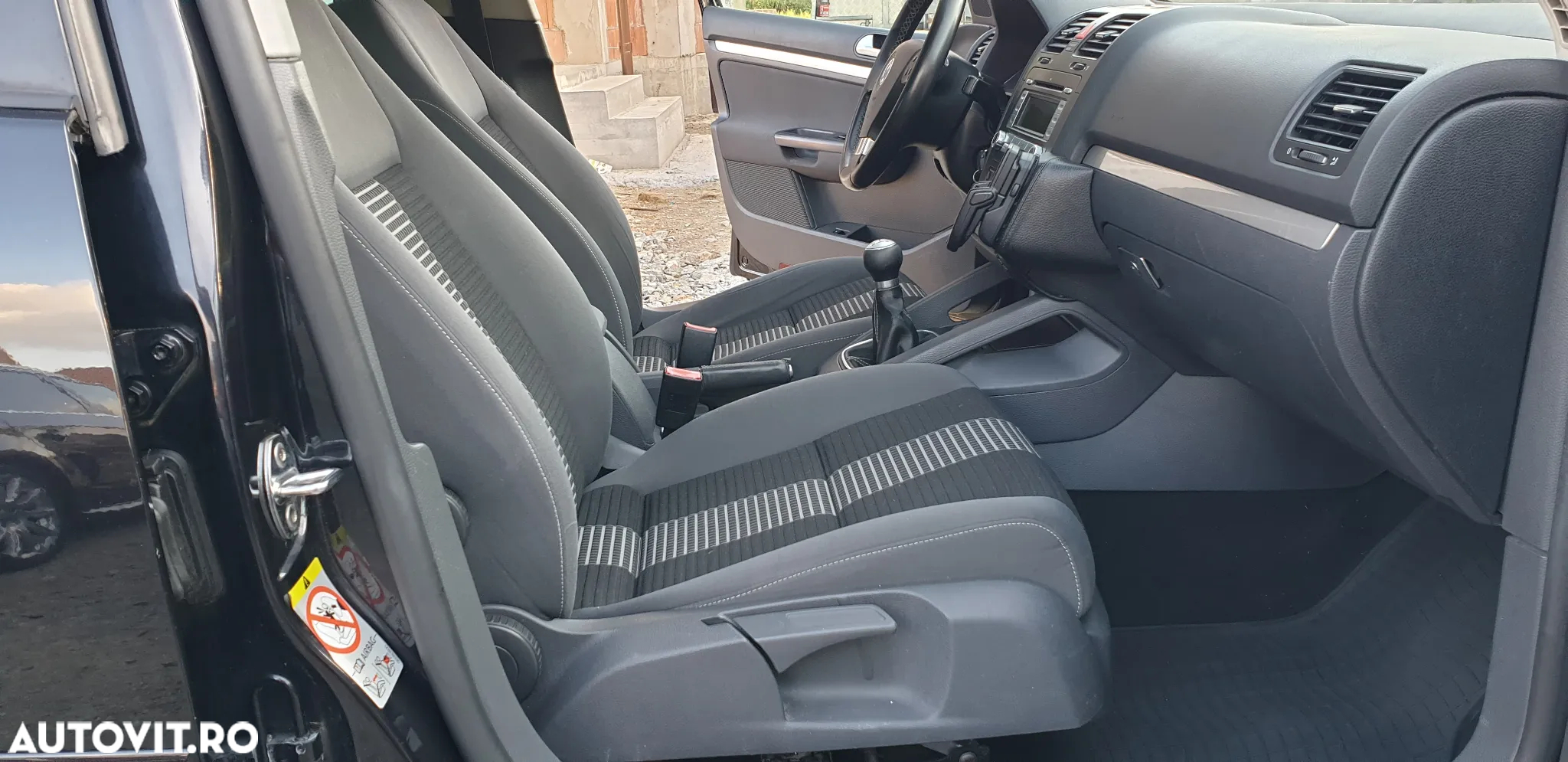 Volkswagen Golf 1.9 TDI DPF United BlueMotion - 9