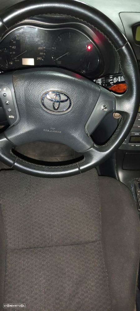 Toyota Avensis SW 2.0 D-4D - 7