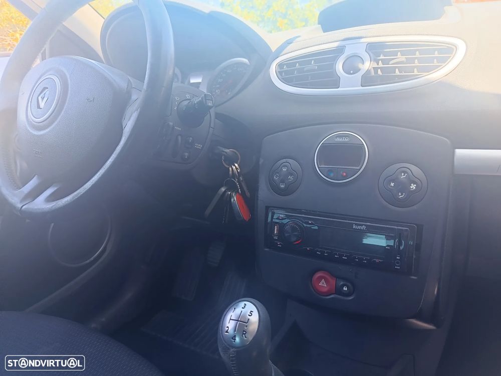 Renault Clio 1.2 16V Dynamique - 12