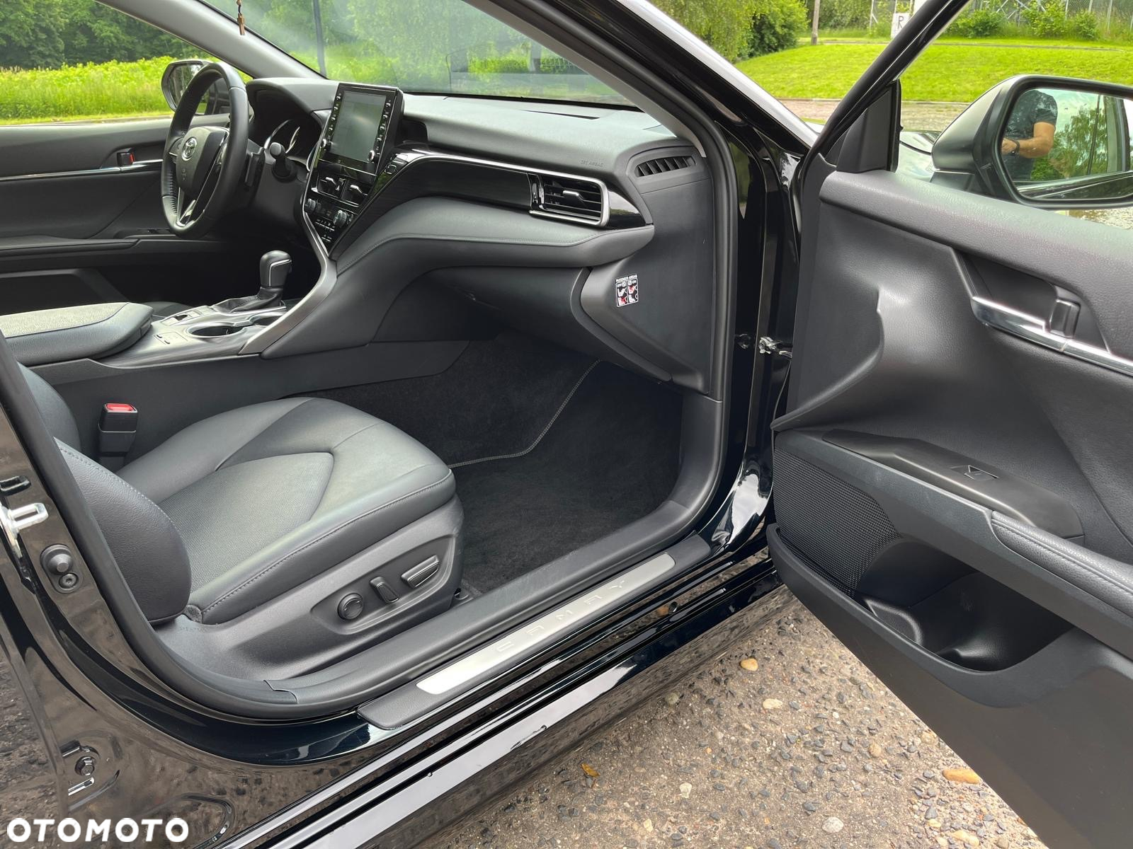 Toyota Camry 2.5 Hybrid Executive CVT - 10