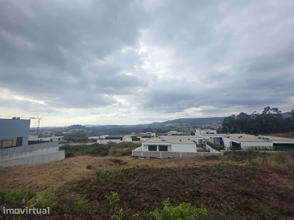 Terreno para construção em Ruivães - Grande imagem: 3/7