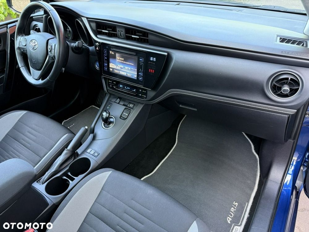 Toyota Auris - 13