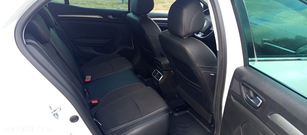 Renault Megane Grandtour TCe 140 GPF BUSINESS EDITION - 14