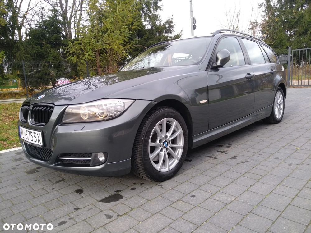 BMW Seria 3 318d DPF Touring - 16