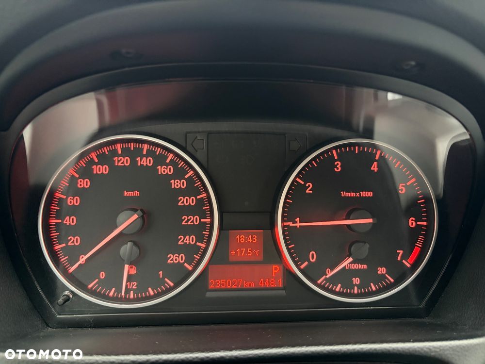 BMW Seria 3 318i - 14