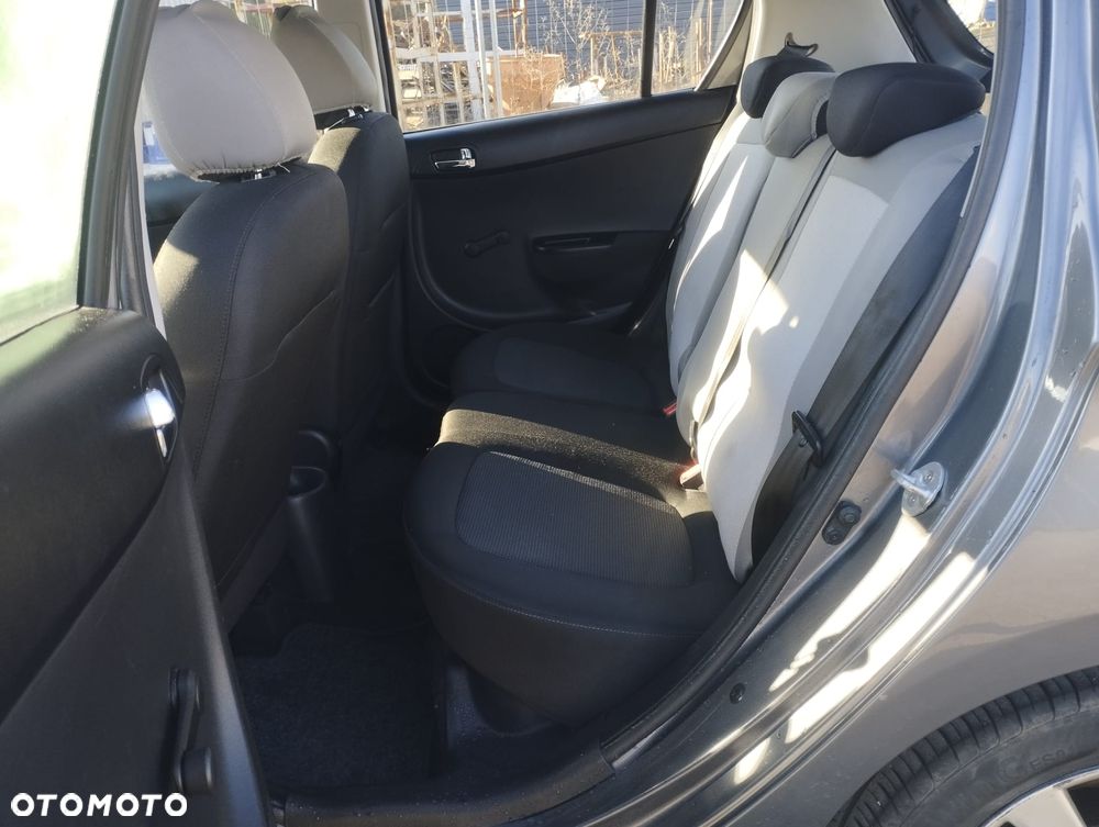 Hyundai i20 - 12