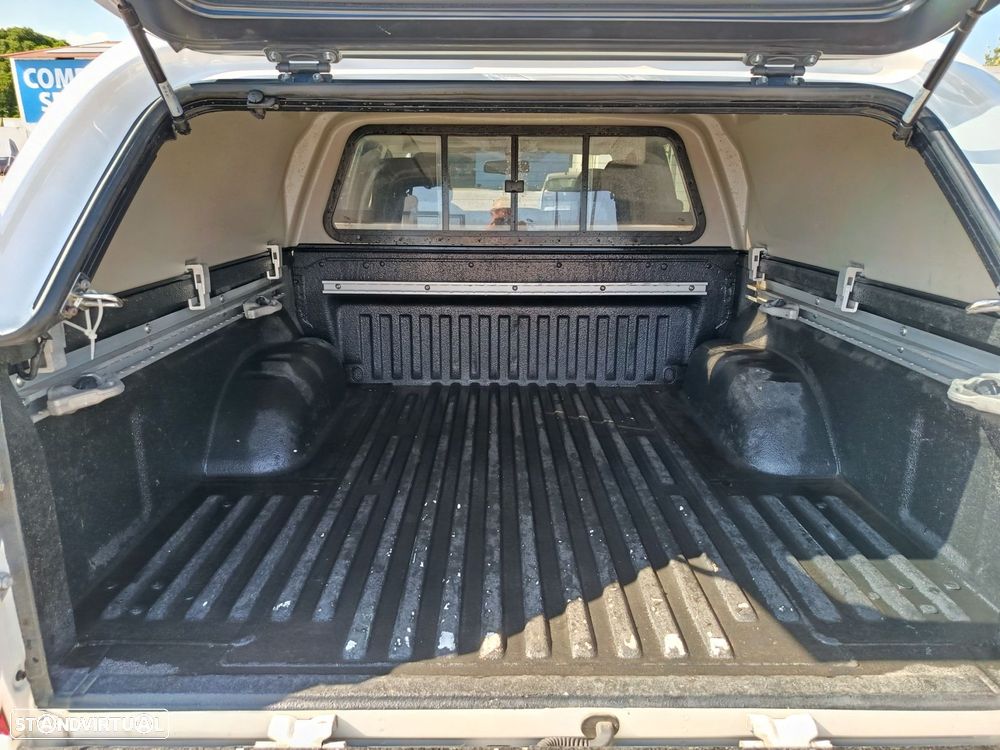 Nissan Navara 2.3 dCi CD 4WD Tekna Auto - 20