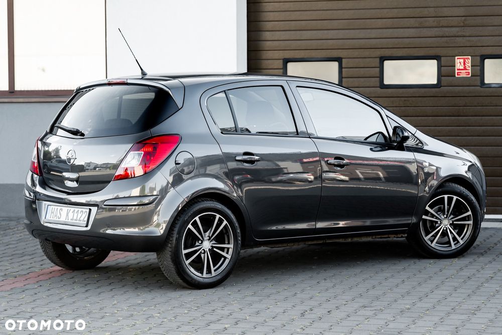 Opel Corsa 1.4 16V Cosmo - 15