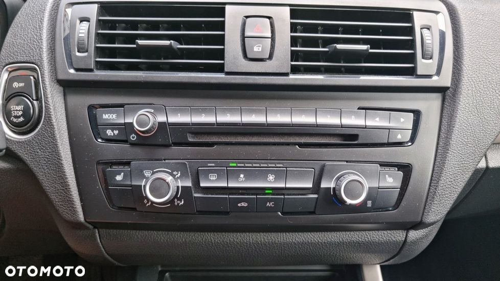 BMW Seria 1 118i Sport Line - 12