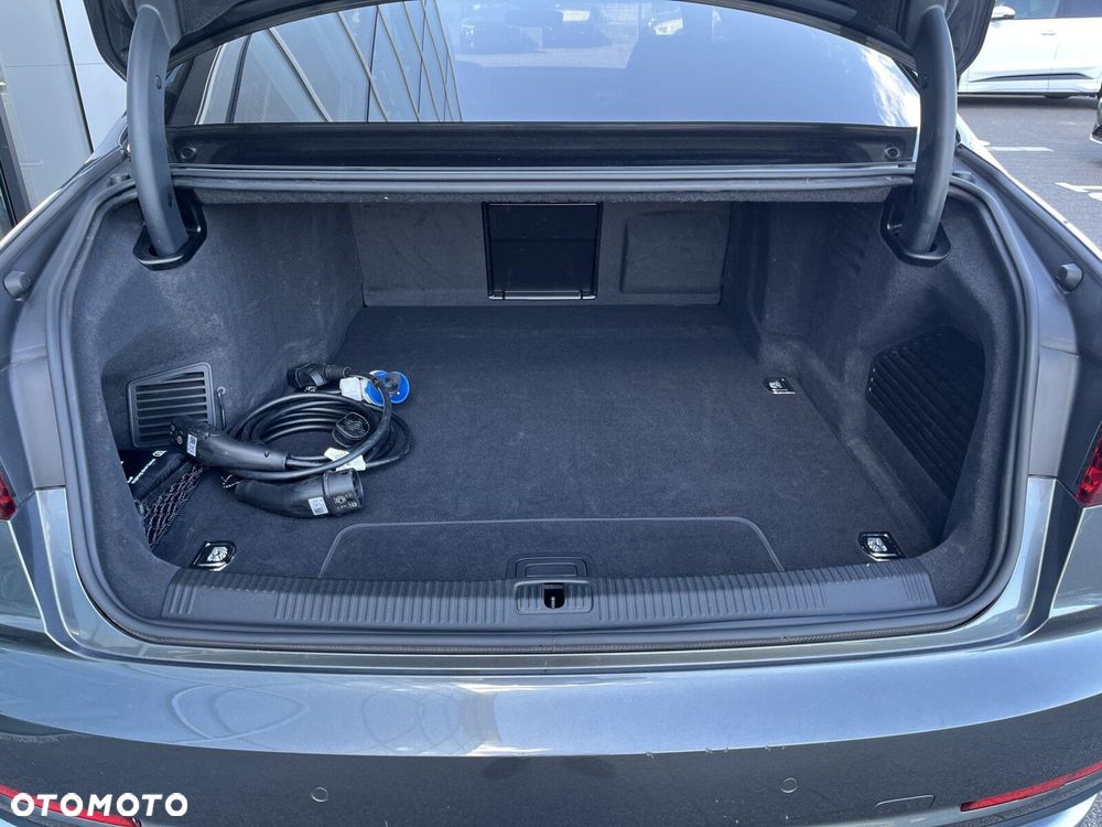 Audi A8 - 10