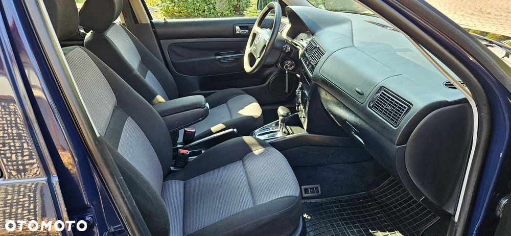 Volkswagen Golf - 9