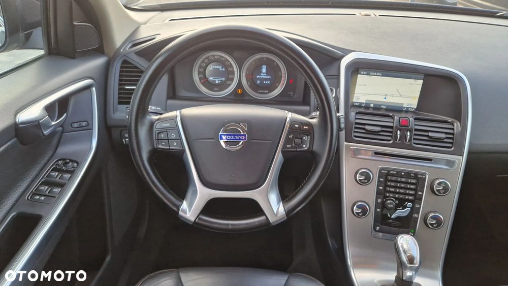 Volvo XC 60 D4 Geartronic Momentum - 11