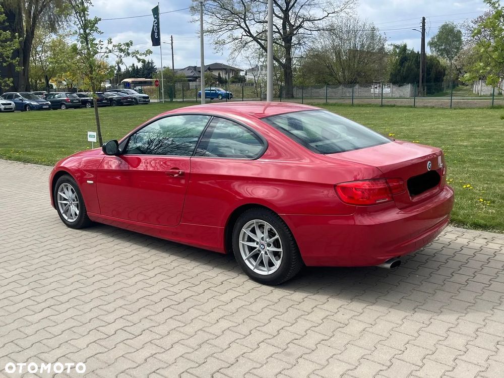 BMW Seria 3 318i Edition Exclusive - 2