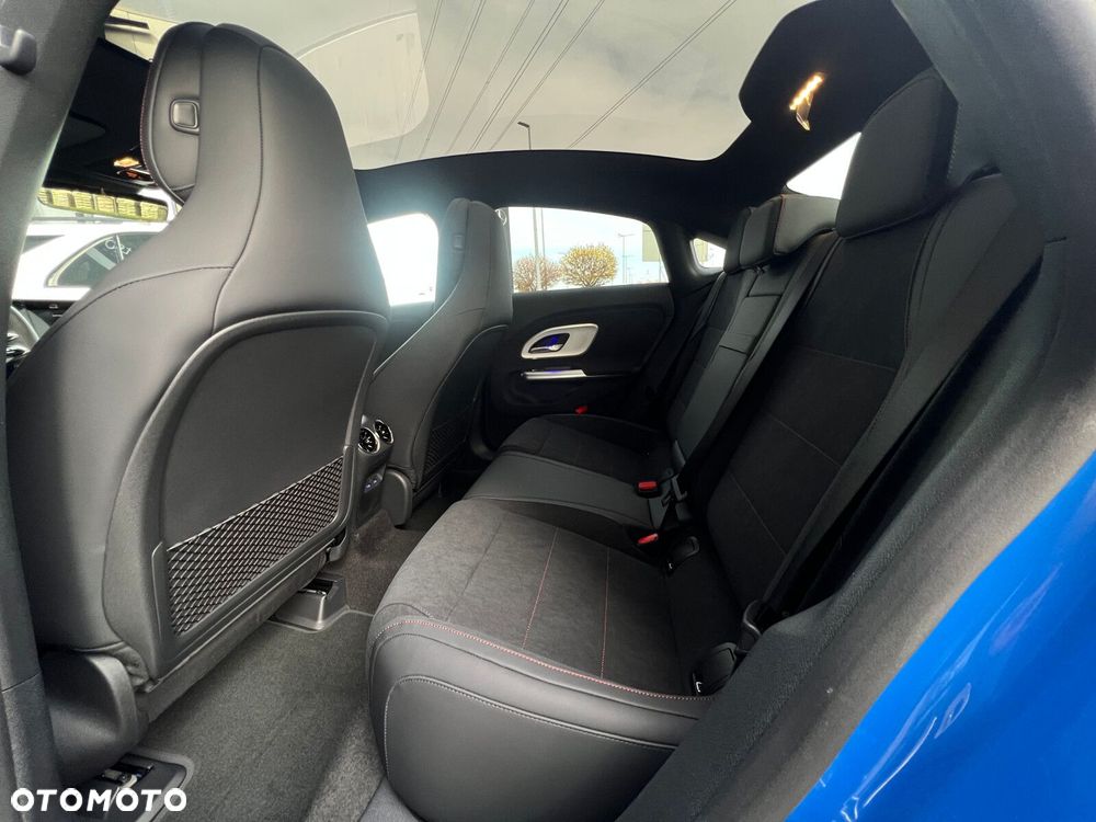 Mercedes-Benz CLA - 11