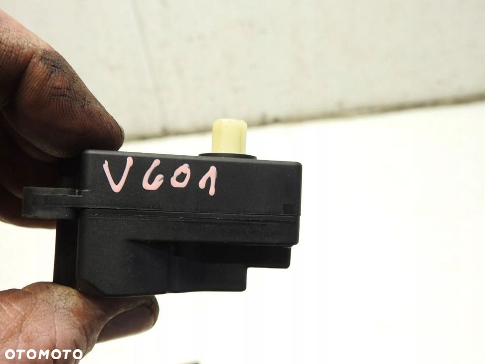 SILNICZEK NAGRZEWNICY VOLVO V60 6G9N-19E-616-BA - 3