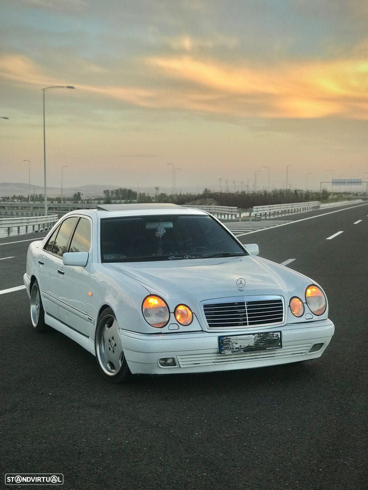Mercedes-Benz E 220 - 4