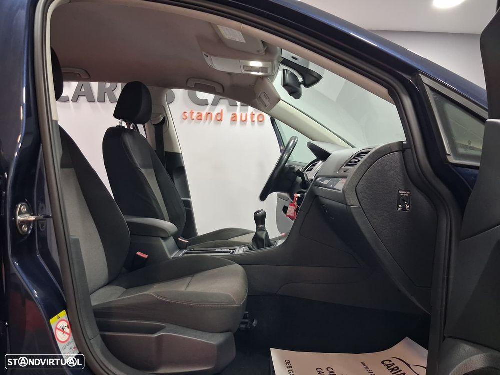VW Golf - 12