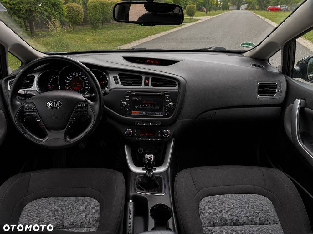 Kia Ceed 1.4 CVVT Dream-Team Edition - 22