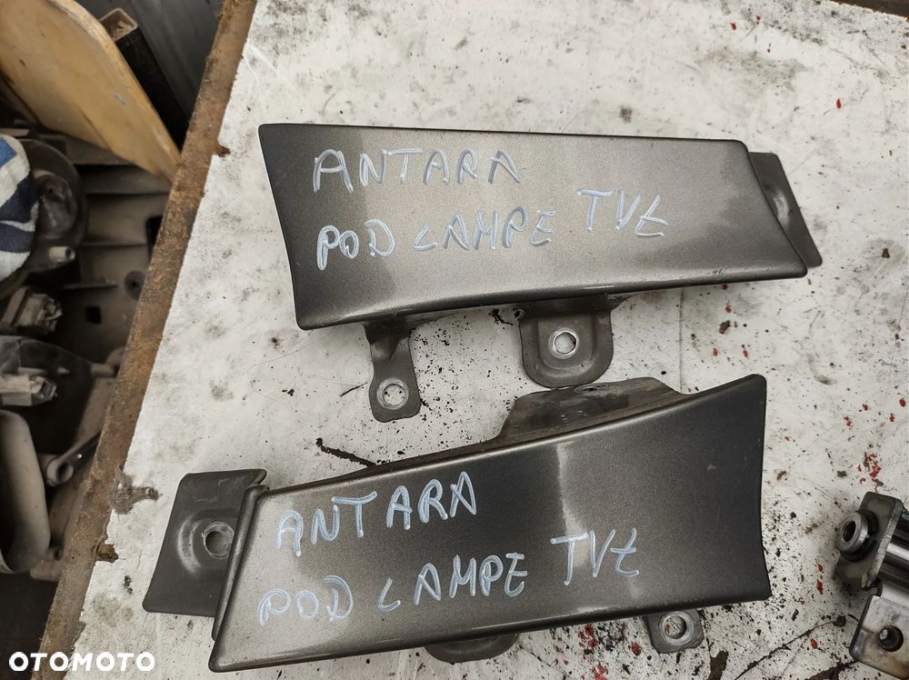OPEL ANTARA 79U listwa pod lampę tył LEWA