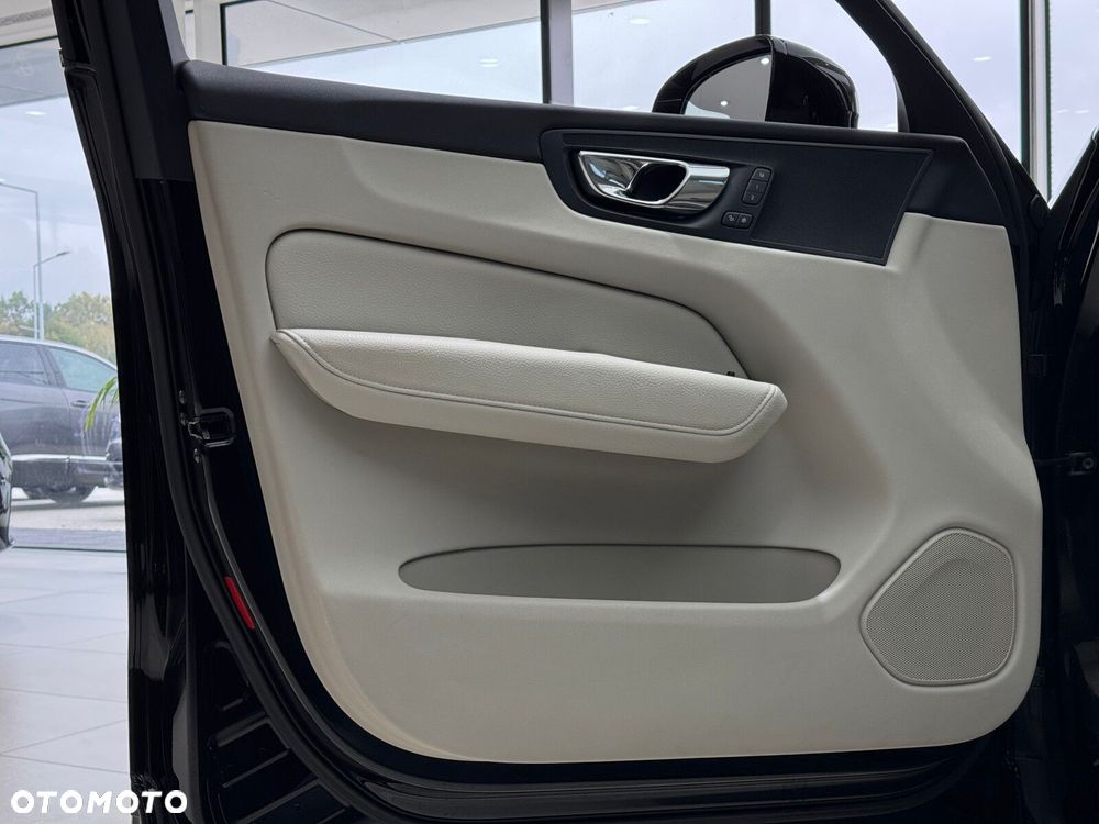 Volvo XC 60 D5 AWD Inscription - 12