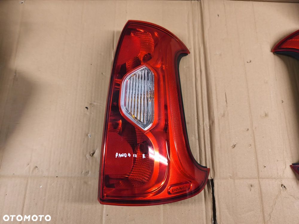 LAMPA TYŁ TYLNA PRAWA 51843642 FIAT PANDA III - 1
