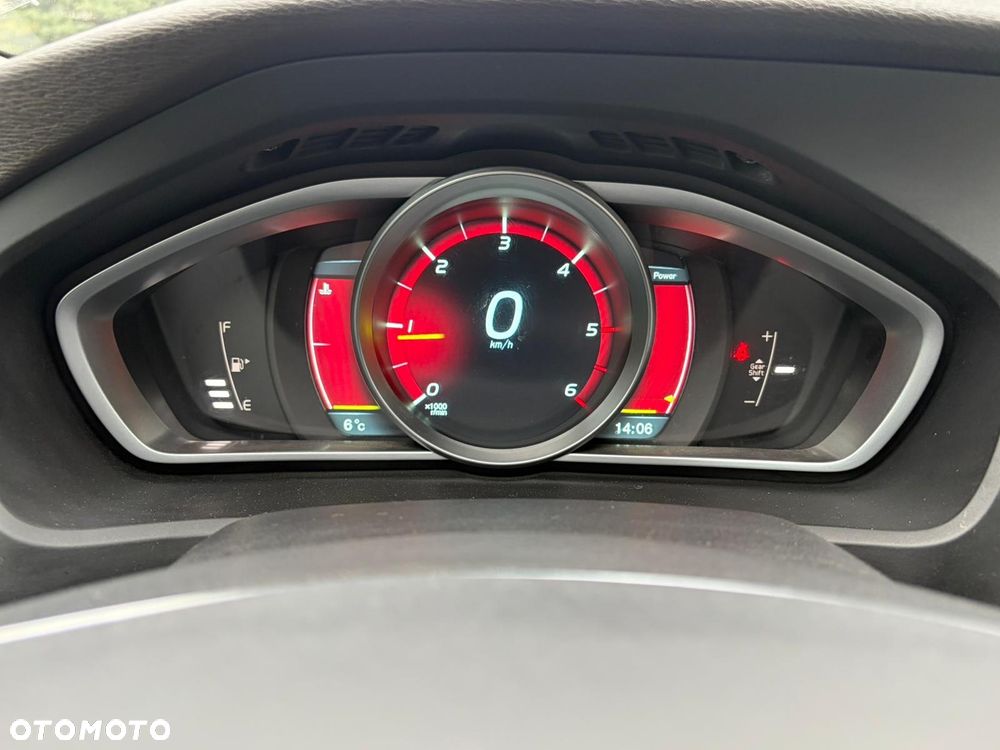 Volvo V40 D2 Summum - 26