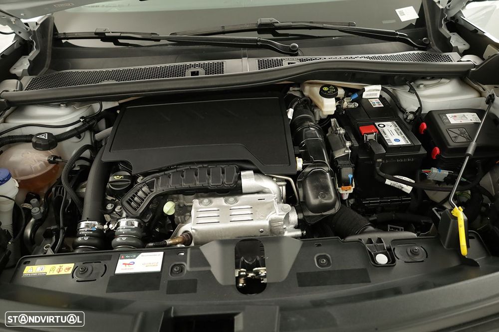 Peugeot 2008 1.2 PureTech Allure - 23