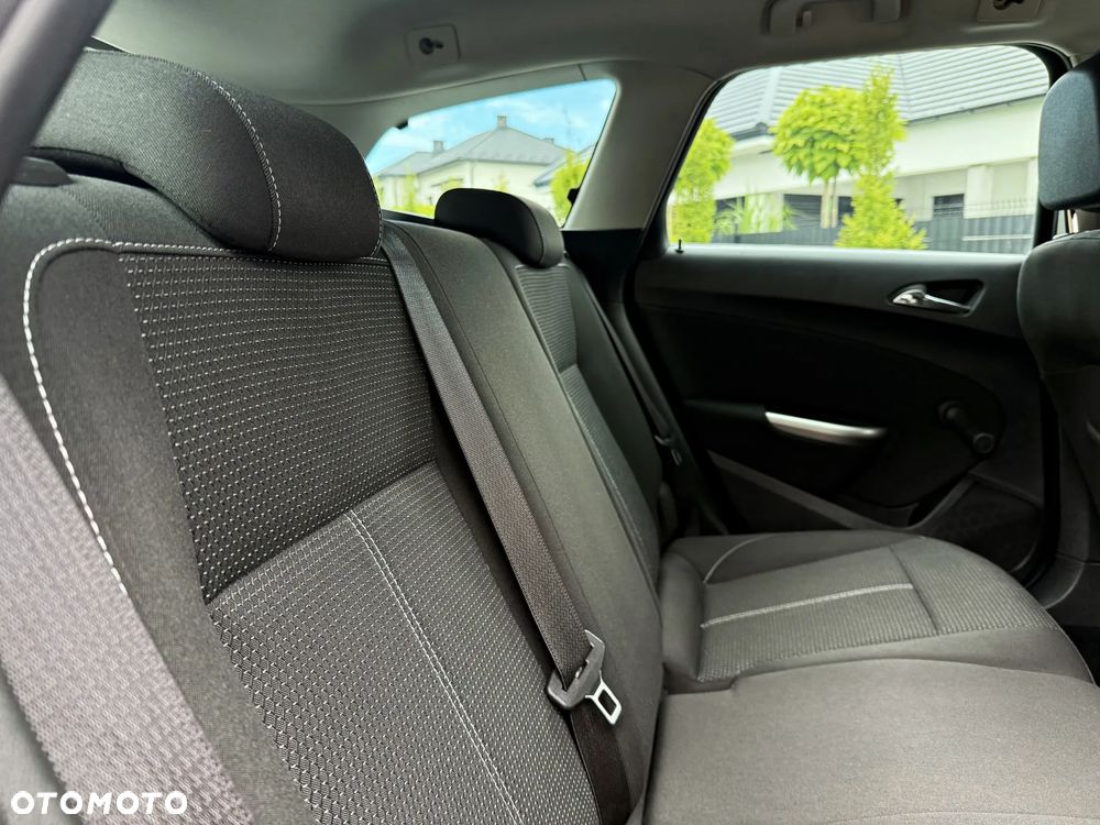 Opel Astra 1.4 Turbo Color Edition - 8